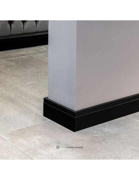 Zócalo Extra Line 100mm x 15mm x 2,44m Negro Mate (2324E)